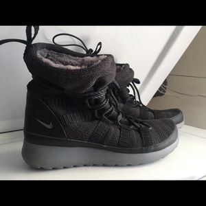 Nike Women’s Boots